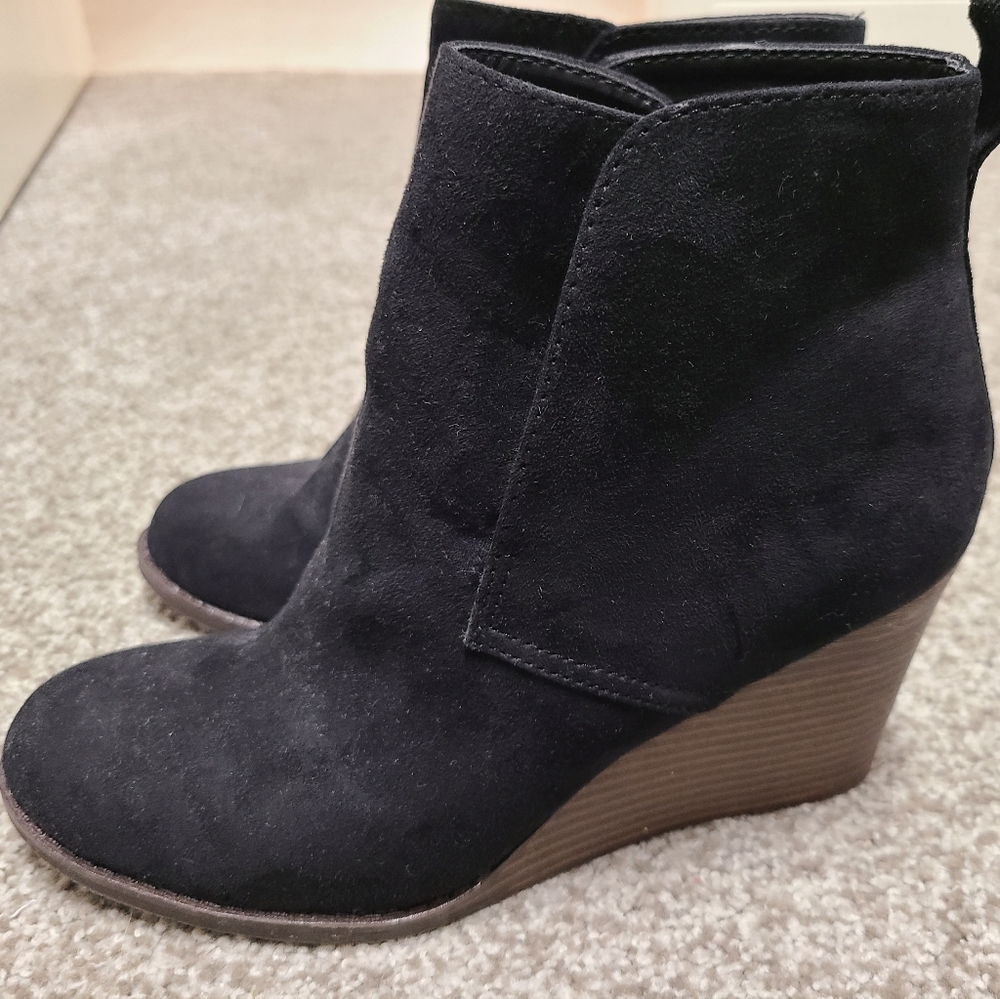 Women's black Merona wedge boots sz8